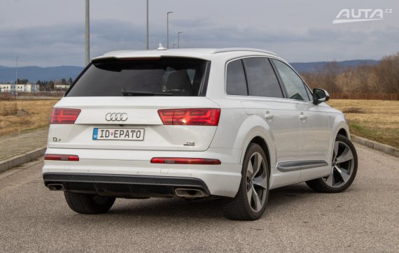 Audi Q7 3.0 TDi S-line / AJ NA SPLÁTKY - PROTIHODNOTA / 2015 bílá