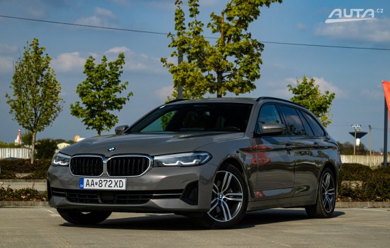 BMW Rad 5 Touring 520d mHEV 140kW / Aj na splátky / Protiúčet / 2021 - hlavní pohled
