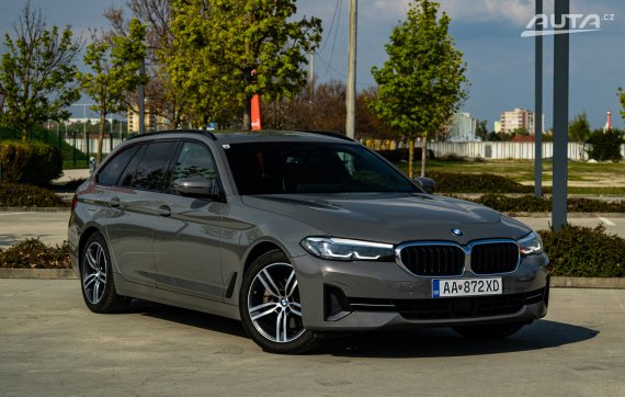 BMW Rad 5 Touring 520d mHEV 140kW / Aj na splátky / Protiúčet / 2021 šedá