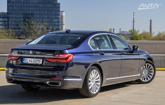 BMW Rad 7 740d xDrive ZÁRUKA / AJ NA SPLÁTKY / PROTIÚČET 2016 modrá