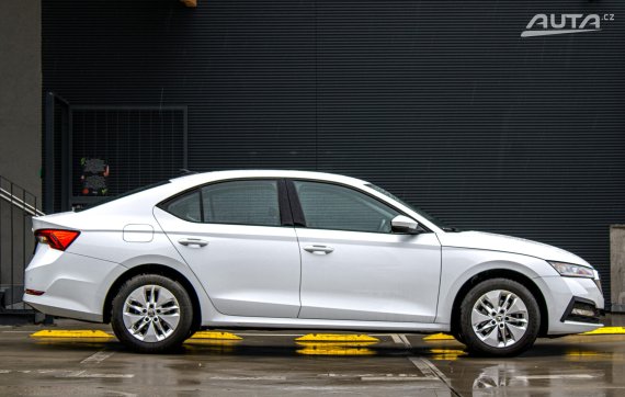 Škoda Octavia 2.0 TDI SCR Ambition / AJ NA SPLÁTKY / PROTIÚČET / 2022 bílá