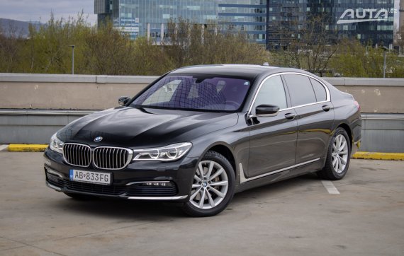 BMW Rad 7 730d xDrive A/T, 195kW, A8 / SOFT CLOSE / NEZÁVISLÉ KÚRENIE / 2016 černá