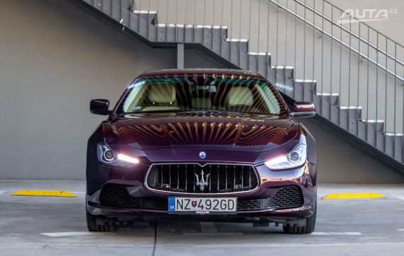 Maserati Ghibli S Q4 / AJ NA SPLÁTKY / PROTIÚČET 2015 červená