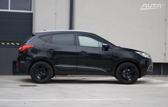 Hyundai ix35 1.7 CRDi VGT Family 4x2 AJ NA SPLÁTKY / PROTIÚČET 2015 černá