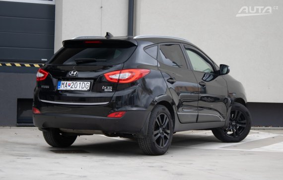 Hyundai ix35 1.7 CRDi VGT Family 4x2 AJ NA SPLÁTKY / PROTIÚČET 2015 černá