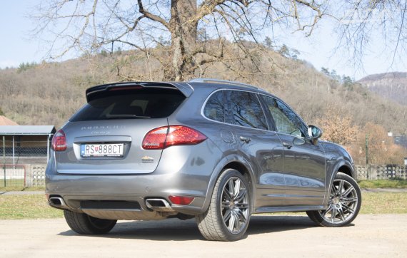 Porsche Cayenne S 4,2 V8 281 kW / MOŽNÝ PROTIÚČET / AJ NA SPLÁTKY 2013 šedá