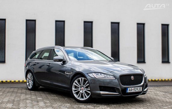 Jaguar XF Sportbrake 2.0D I4 240k R-Sport AWD Auto.  FINANCOVANIE/PROTIÚČET 2018 šedá