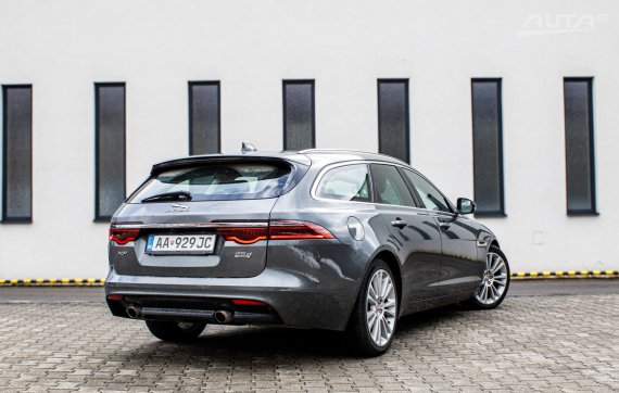 Jaguar XF Sportbrake 2.0D I4 240k R-Sport AWD Auto.  FINANCOVANIE/PROTIÚČET 2018 šedá