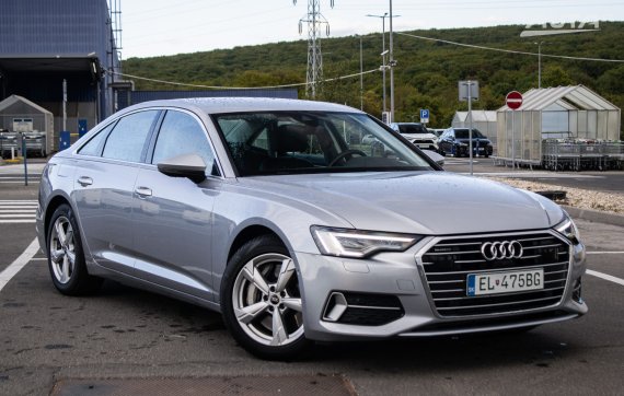 Audi A6 50 2.0 TFSI e PHEV quattro S tronic (2023) / AJ NA SPLÁTKY / PROTIÚČET / 2023 šedá