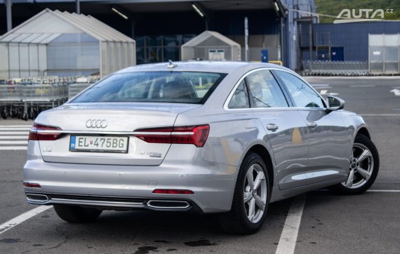 Audi A6 50 2.0 TFSI e PHEV quattro S tronic (2023) / AJ NA SPLÁTKY / PROTIÚČET / 2023 šedá