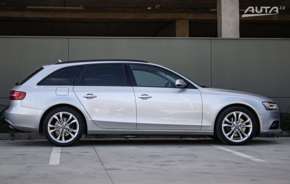 Audi A4 Avant quattro 2.0 155kW AT 2012 / AJ NA SPLÁTKY / PROTIÚČET / 2012 stříbrná metalíza