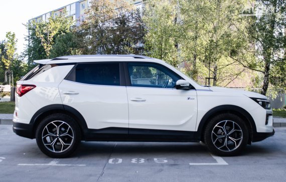 SsangYong Korando 1.5 Turbo e-XGI AWD A/T, 120kW (2021) / AJ NA SPLÁTKY / PROTIÚČET / 2021 bílá
