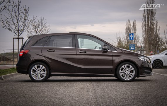 Mercedes-Benz B trieda 220 d A/T, 130kW, A7, 5d / AJ NA SPLÁTKY / PROTIHODNOTA / 2016 hnědá