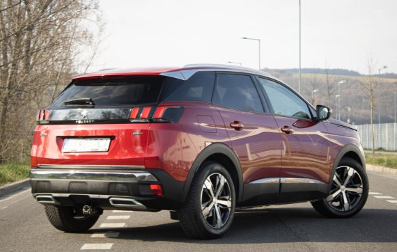 Peugeot 3008 GT line A/T / PO ROZVODOCH  / 2018 červená