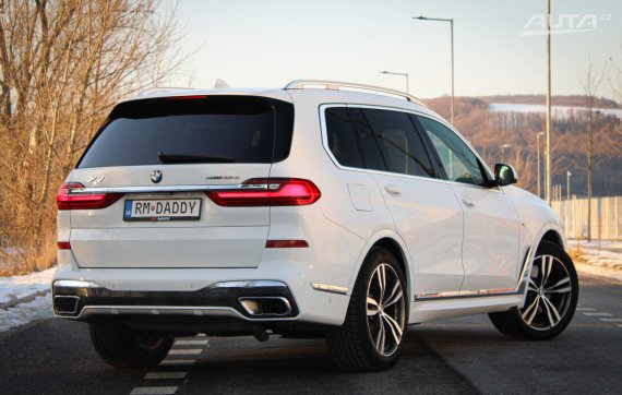 BMW X7 30d xDrive 2019 bílá