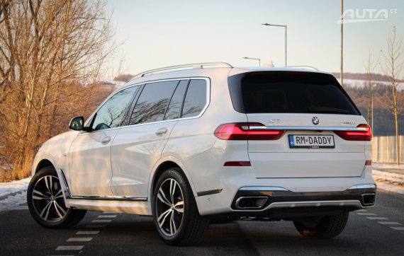 BMW X7 30d xDrive 2019 bílá