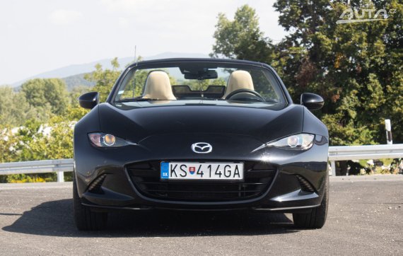Mazda MX-5 2.0 Skyactiv-G160 Revolution TOP 2018 černá