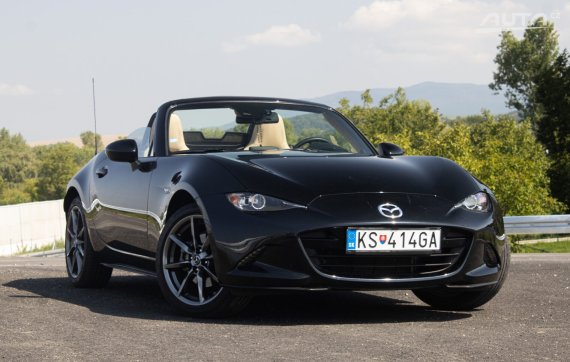 Mazda MX-5 2.0 Skyactiv-G160 Revolution TOP 2018 černá