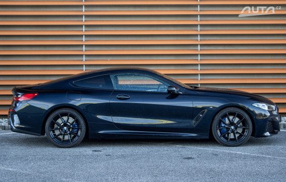 BMW Rad 8 Coupé 840d xDrive 2020 černá