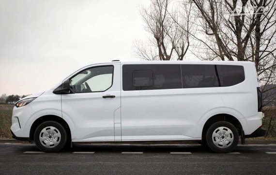 Ford Transit Custom 2.0 8 MIEST / 1.M / 2024 bílá