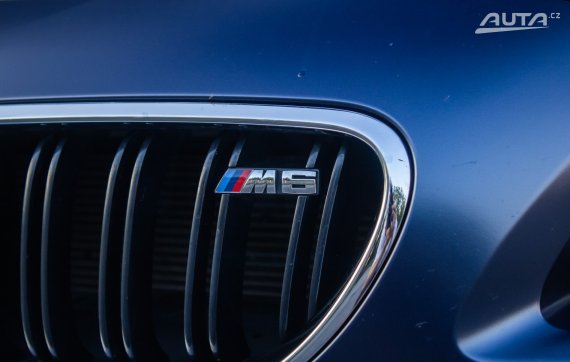 BMW M6 / Bang&amp;O / Kam / Výhrev-Ventil / Alcantara / Full servis / Nové pneu 2013 modrá