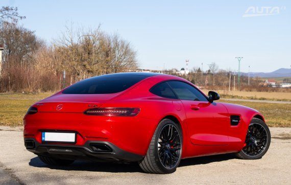 Mercedes-Benz AMG GT S coupe TOP STAV / AJ NA SPLÁTKY- PROTIHODNOTA / 2018 červená