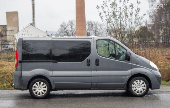 Opel Vivaro 2.0 CDTI / 84kW / M6 / AJ NA SPLÁTKY / PROTIÚČET 2014 šedá