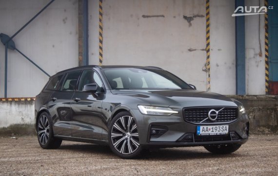 Volvo V60 B4 R-Design 145kw AT/8 2020 / AJ NA SPLÁTKY / PROTIÚČET 2020 šedá