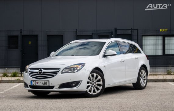 Opel Insignia ST 2013 - hlavní pohled