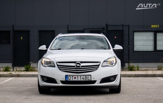 Opel Insignia ST 2013 bílá