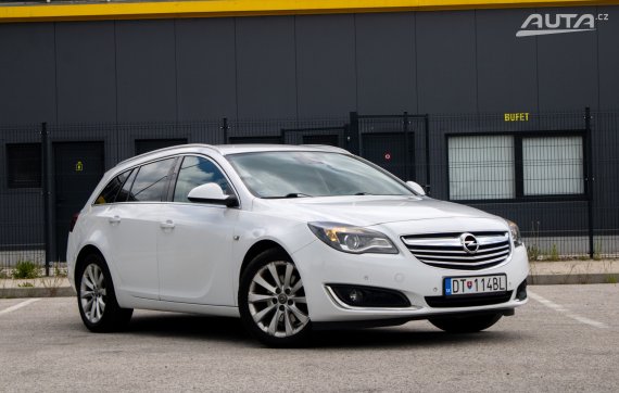Opel Insignia ST 2013 bílá