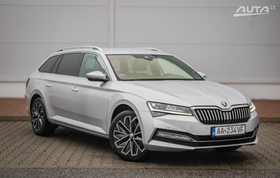 Škoda Superb Combi 2.0 TDI SCR L&amp;K DSG 2021 stříbrná metalíza