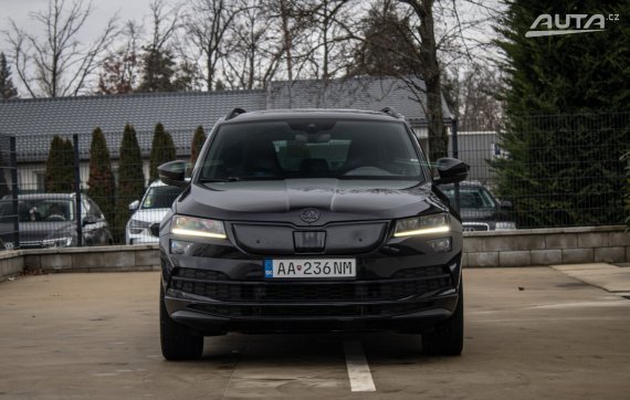 Škoda Karoq 2.0 TDI Sportline DSG 4x4 110kW / AJ NA SPLÁTKY / PROTIÚČET 2020 černá