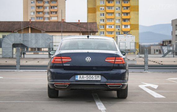 Volkswagen Passat 2.0 TDI 190k BMT Highline DSG, 140kW, A6, 4d /AJ NA SPLÁTKY / PROTIÚČET / 2017 modrá