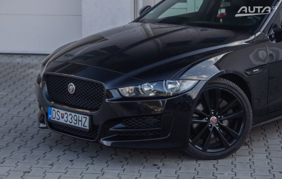 Jaguar XE 2.0 I4D R-SPORT AWD / DPH / AJ NA SPLÁTKY / PROTIÚČET 2019 černá