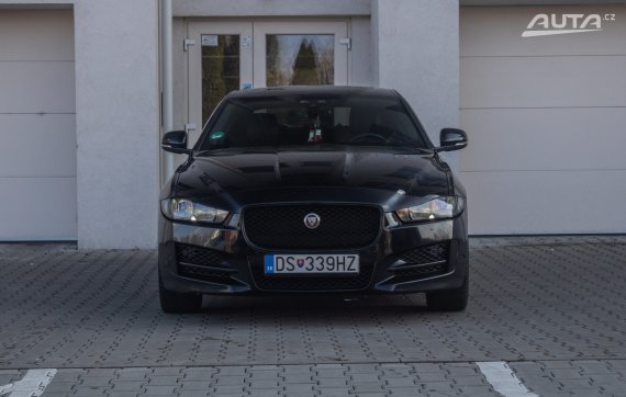 Jaguar XE 2.0 I4D R-SPORT AWD / DPH / AJ NA SPLÁTKY / PROTIÚČET 2019 černá