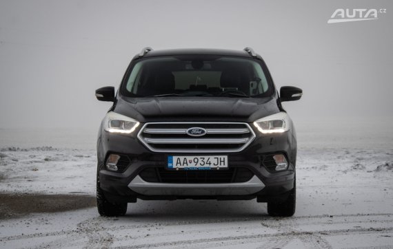 Ford Kuga 2.0 TDCi Titanium / AJ NA SPLÁTKY / PROTIHODNOTA / 2018 černá