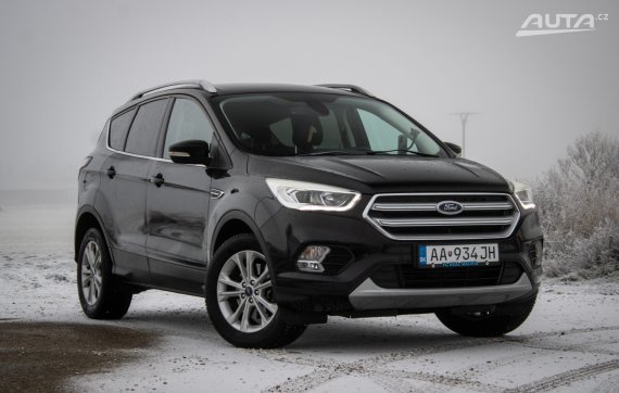 Ford Kuga 2.0 TDCi Titanium / AJ NA SPLÁTKY / PROTIHODNOTA / 2018 černá