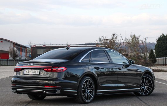 Audi A8 60 TFSI E V6 QUATTRO TIPTRONIC 2022 šedá