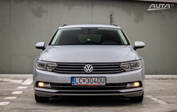 Volkswagen Passat Variant 2.0 TDI / AJ NA SPLÁTKY / PROTIHODNOTA / 2015 stříbrná metalíza