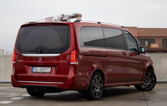Mercedes-Benz V trieda 300d L 4MATIC 176 kW A/T AMG Line / AJ NA SPLÁTKY / PROTIÚČET / 2021 červená
