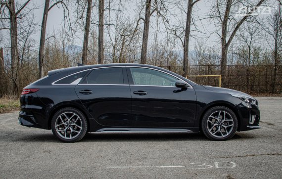 Kia ProCeed 1.6 CRDi SCR GT-Line DCT, 100kW, A7, 5d. / AJ NA SPLÁTKY / PROTIÚČET 2019 černá