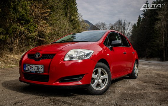 Toyota Auris 1.33 l Dual VVT-i Terra Cool, 74kW, M6, 5d. / AJ NA SPLÁTKY / PROTIÚČET