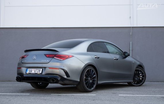 Mercedes-Benz CLA Kupé AMG 35 4MATIC 225kW A/7 MOŽNÁ ZÁRUKA / AJ NA SPLÁTKY / NA PROTIÚČET 2019 šedá