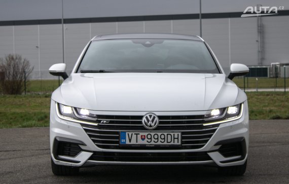 Volkswagen Arteon 2.0 TSI R-Line 4MOTION / DSG / 206kW / A7 / ZÁRUKA / AJ NA SPLÁTKY / PROTIÚČE 2018 bílá