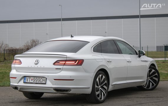 Volkswagen Arteon 2.0 TSI R-Line 4MOTION / DSG / 206kW / A7 / ZÁRUKA / AJ NA SPLÁTKY / PROTIÚČE 2018 bílá
