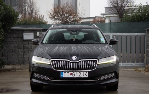 Škoda Superb Combi 2.0 TDI SCR Style DSG 2020 černá