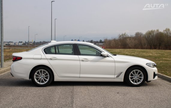 BMW Rad 5 520D mHEV Xdrive / AJ NA SPLÁTKY- PROTIHODNOTA / 2022 bílá