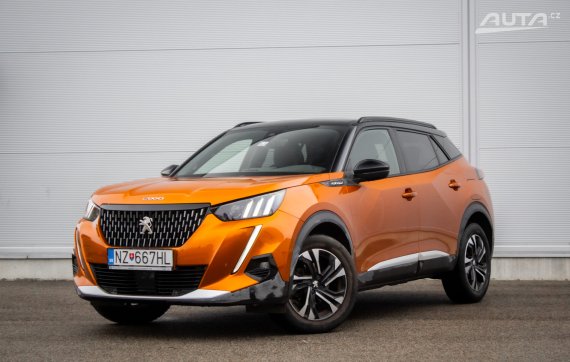 Peugeot 2008 GT line 1.2 puretech 96kw MT/6 2020 / AJ NA SPLÁTKY / PROTIÚČET