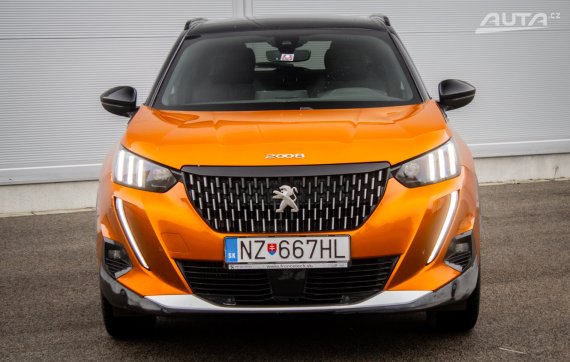 Peugeot 2008 GT line 1.2 puretech 96kw MT/6 2020 / AJ NA SPLÁTKY / PROTIÚČET 2020 oranžová